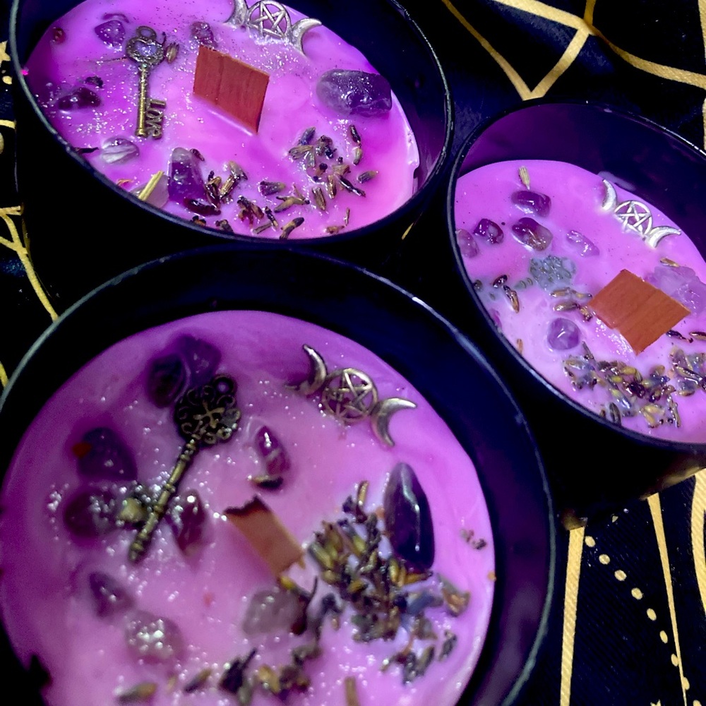 Hekate candle